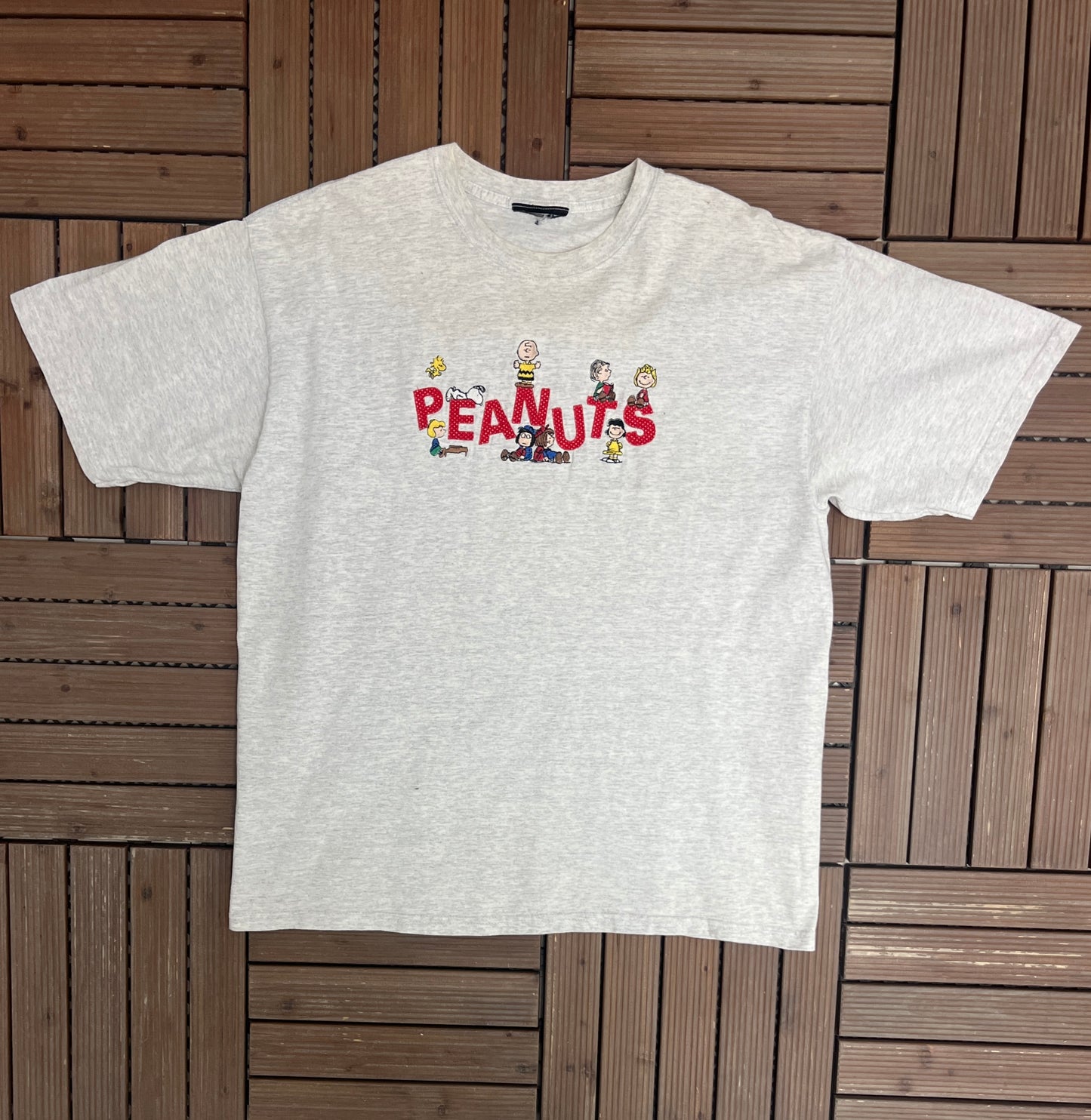 Peanuts Cartoon Embroidered Graphic Tee | Size X-Large | Vintage 2000s Television Cartoon Grey T-Shirt |