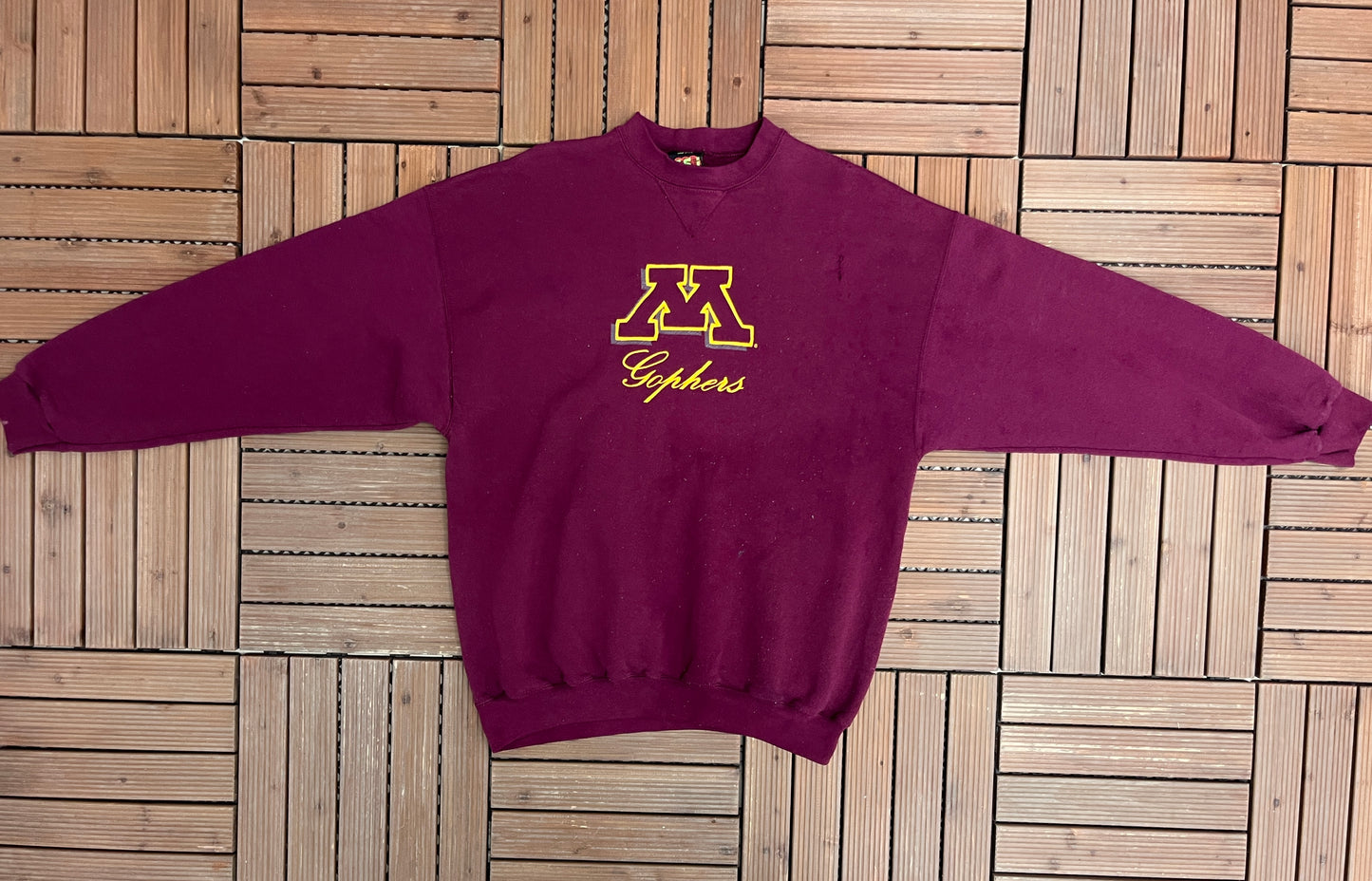 Minnesota Golden Gophers Embroidered Graphic Crewneck | Size X-Large | Vintage 1990s College Football Red Sweater |