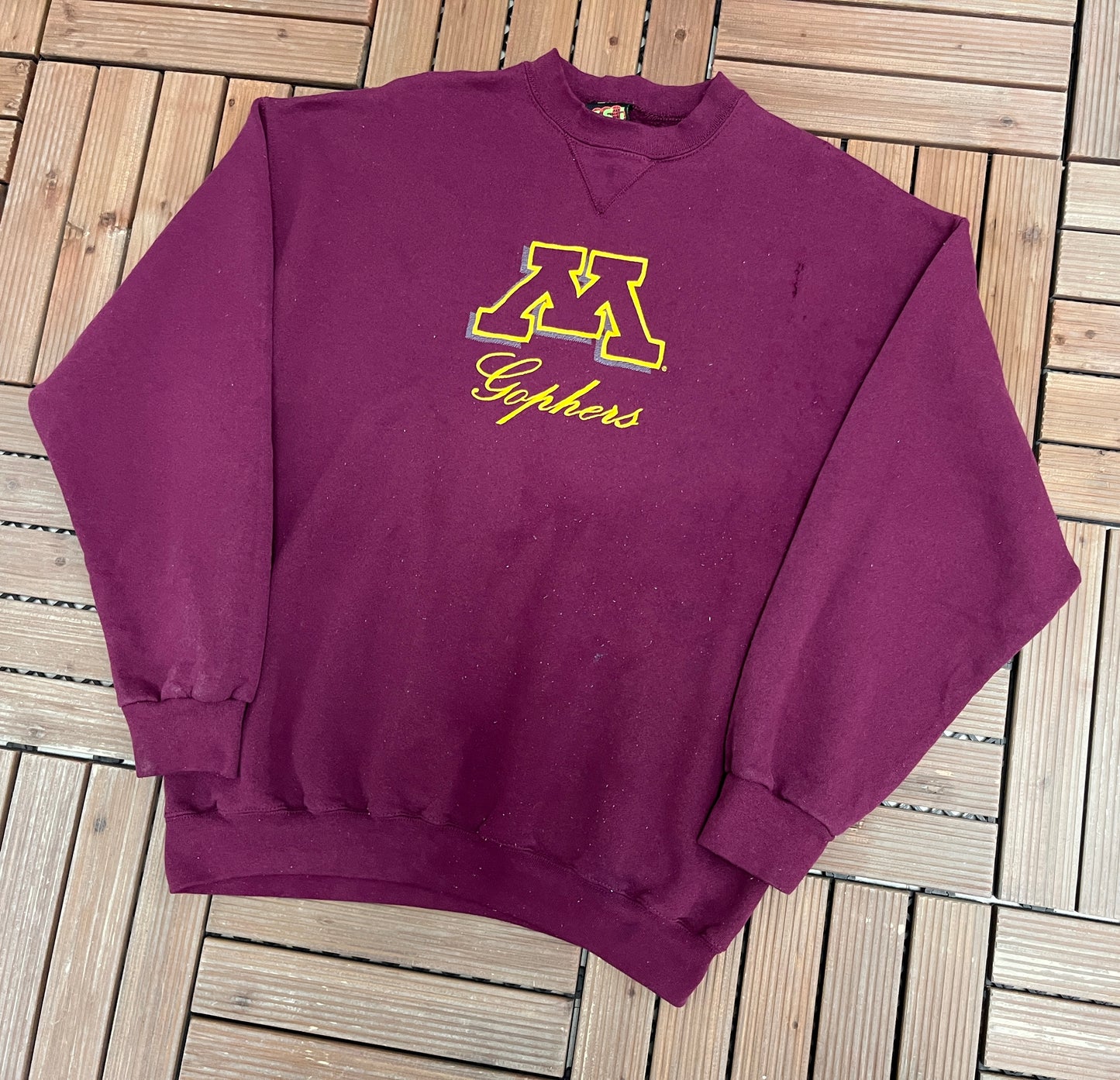 Minnesota Golden Gophers Embroidered Graphic Crewneck | Size X-Large | Vintage 1990s College Football Red Sweater |