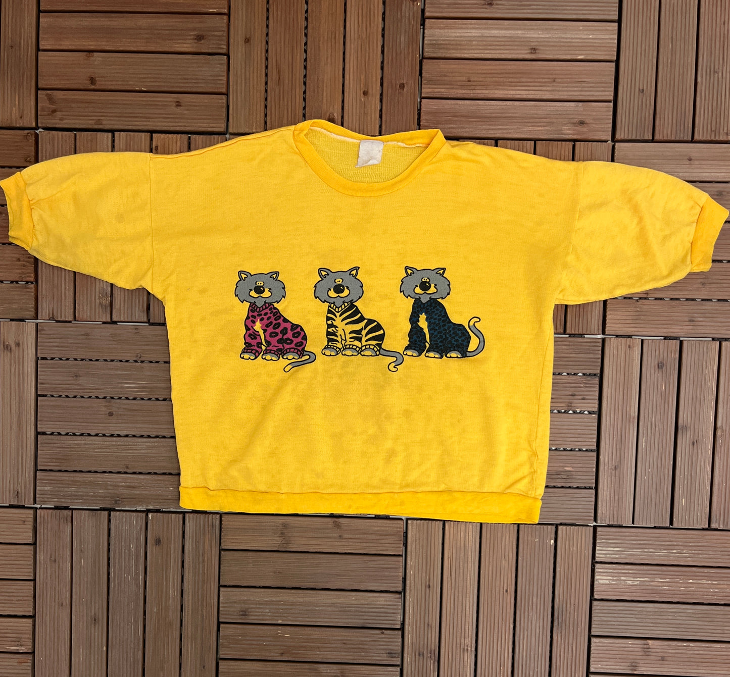 Three Kittens Graphic Tee | Size Large | Vintage 1990s Cute Animal Yellow Sweater T-Shirt