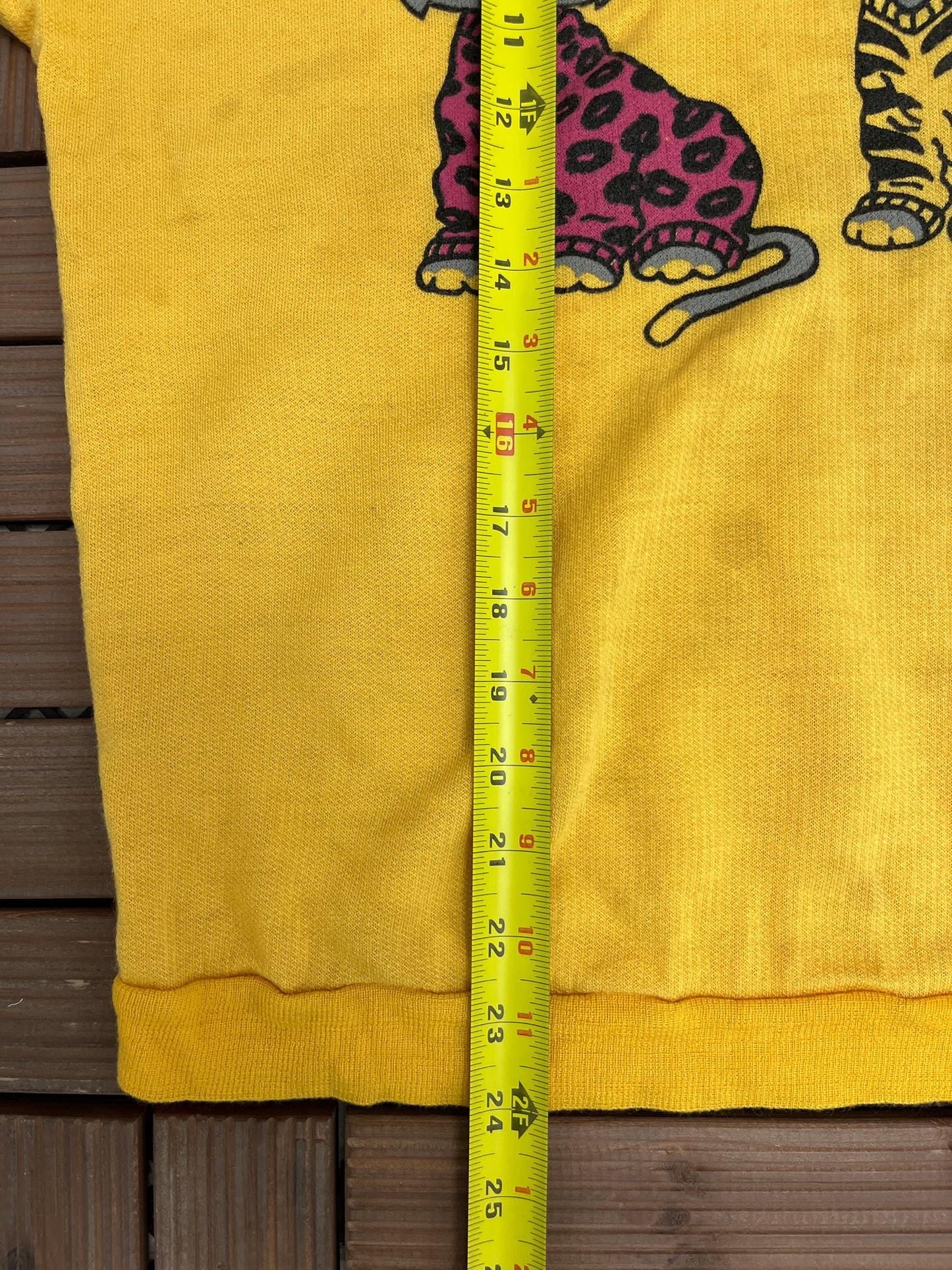 Three Kittens Graphic Tee | Size Large | Vintage 1990s Cute Animal Yellow Sweater T-Shirt