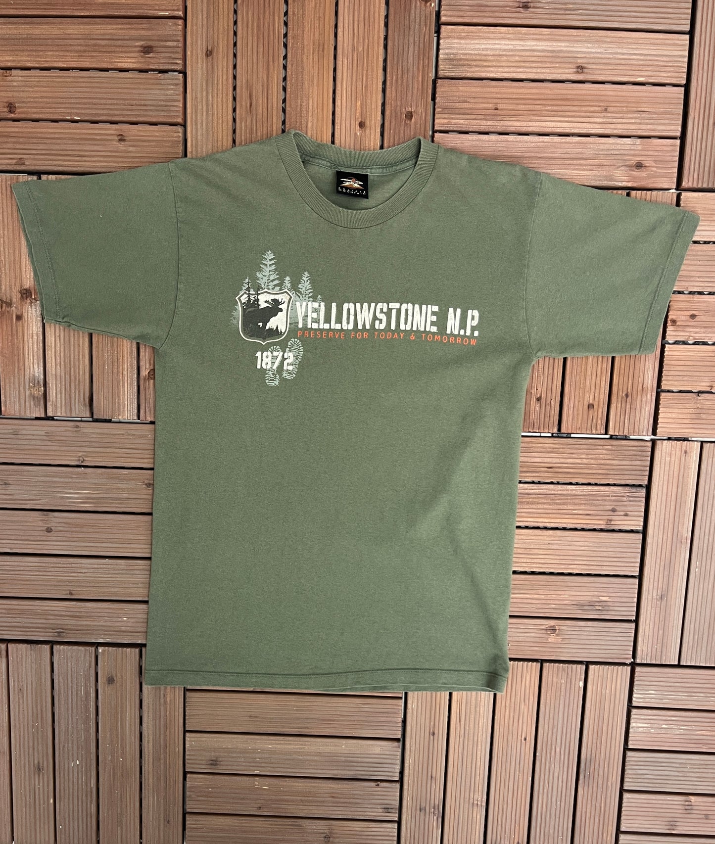 Yellowstone National Park Graphic Tee | Size Medium | Vintage 1990s Tourist Promotional Green T-Shirt | Made in USA | Free Shipping to USA |