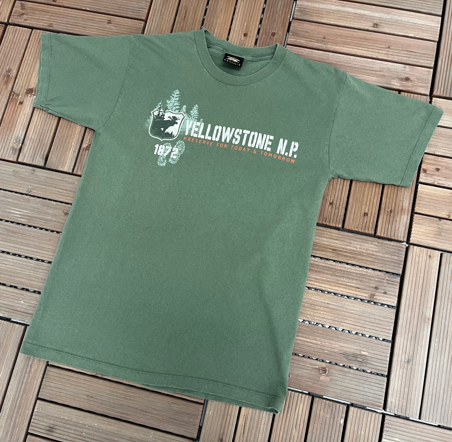 Yellowstone National Park Graphic Tee | Size Medium | Vintage 1990s Tourist Promotional Green T-Shirt | Made in USA | Free Shipping to USA |