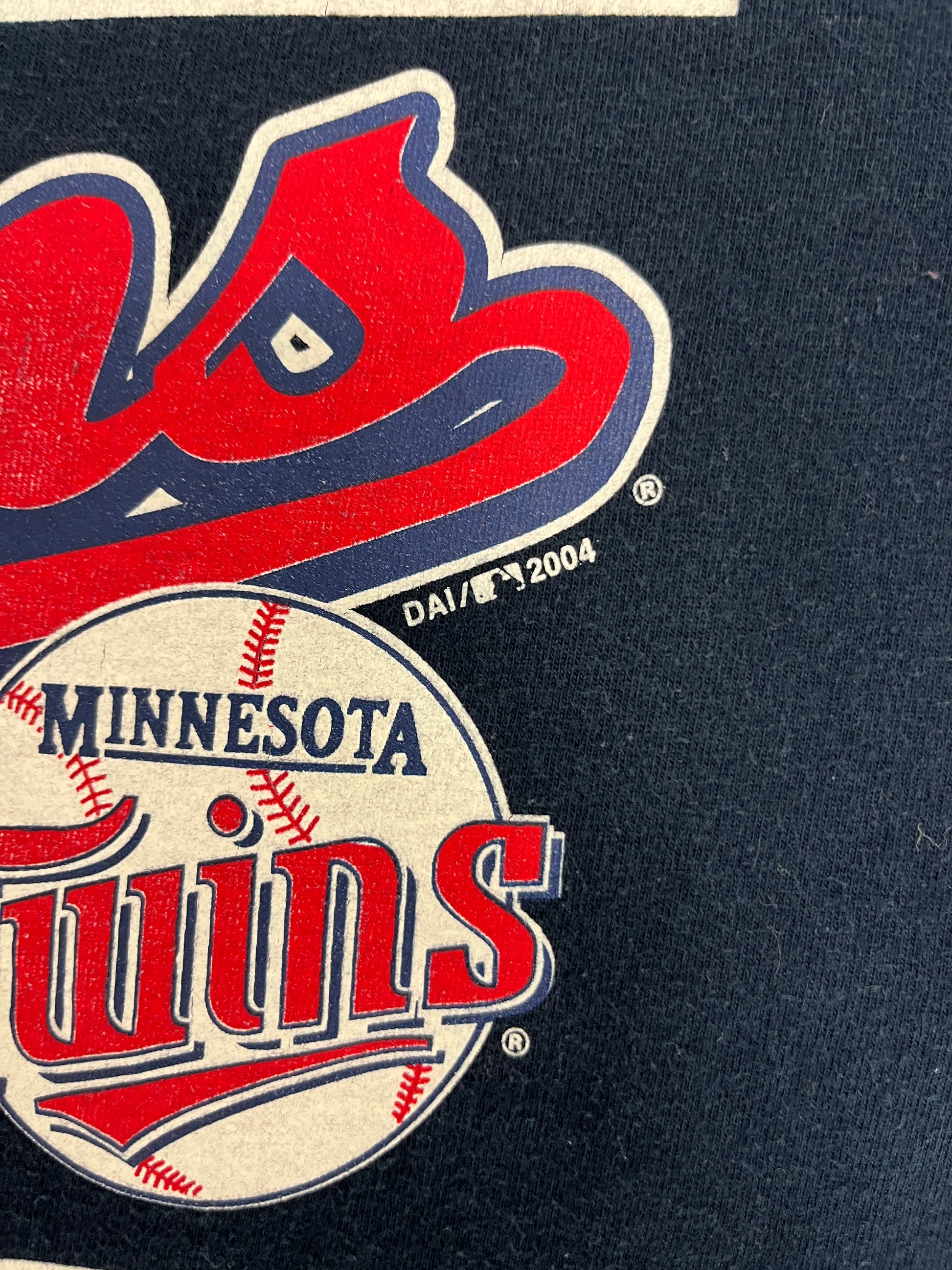 findsnostalgic Vintage 2000s Minnesota Twins Baseball MLB Sportswear Fan Gear Central Division Champs 2002 Navy Blue Graphic T Shirt Large Mens *M3