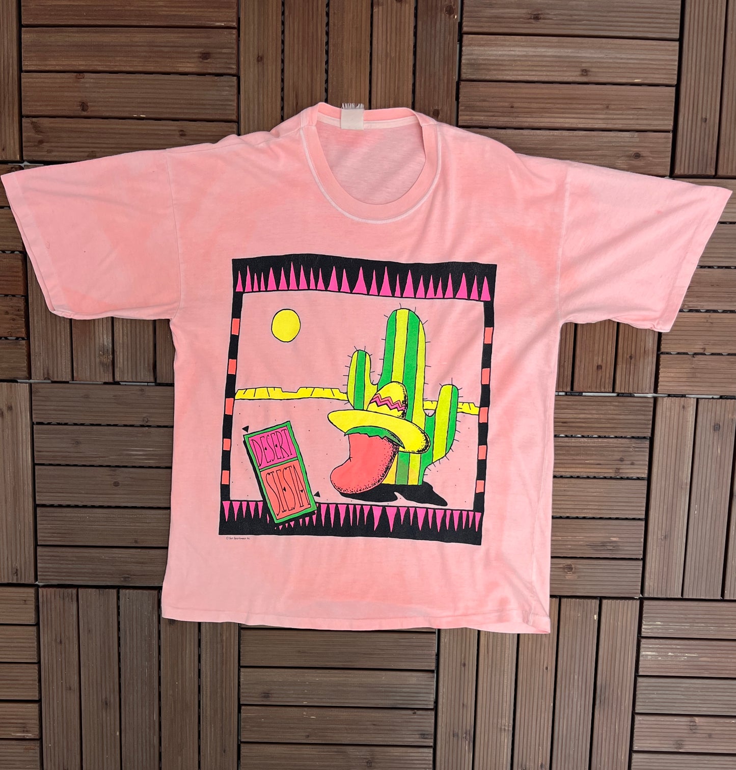 Desert Siesta Graphic Tee | Size X-Large | Vintage 1990s Single Stitch Tourist Faded Pink T-Shirt |