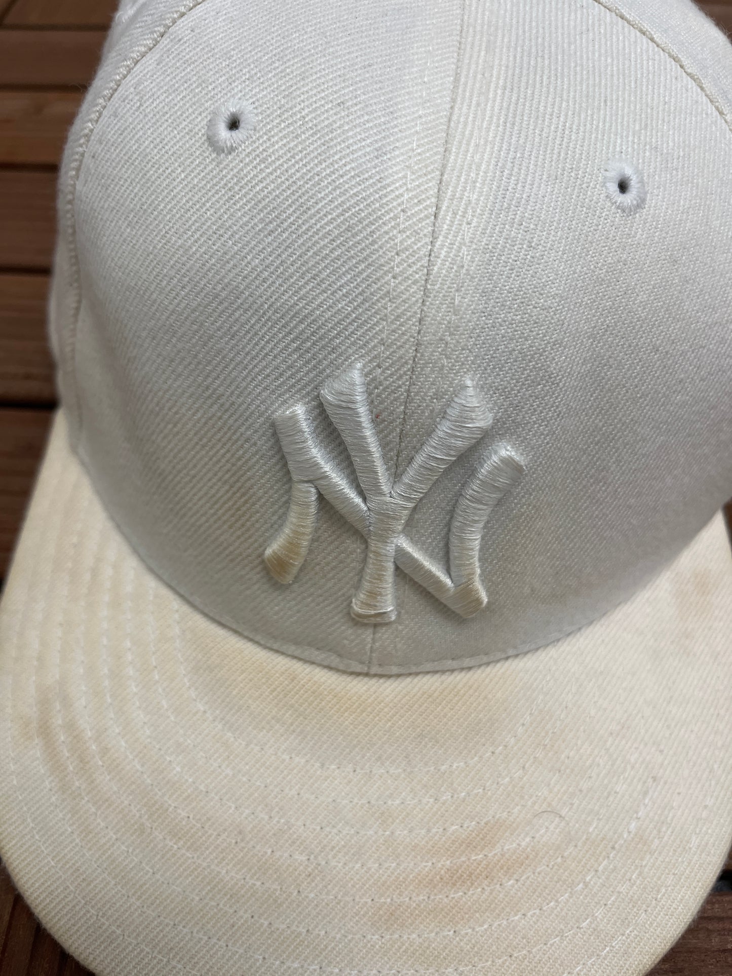 New York Yankees Embroidered Graphic Hat | Size 7 3/8 | Vintage 2000s MLB Baseball White Cap | Free Shipping to USA |