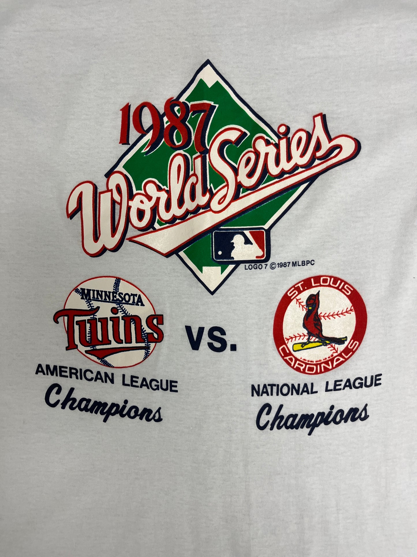 Minnesota Twins vs. St Louis Cardinals World Series Graphic Tee | Size XL | Vintage 1980s MLB Baseball White T-Shirt | Free Shipping to USA|