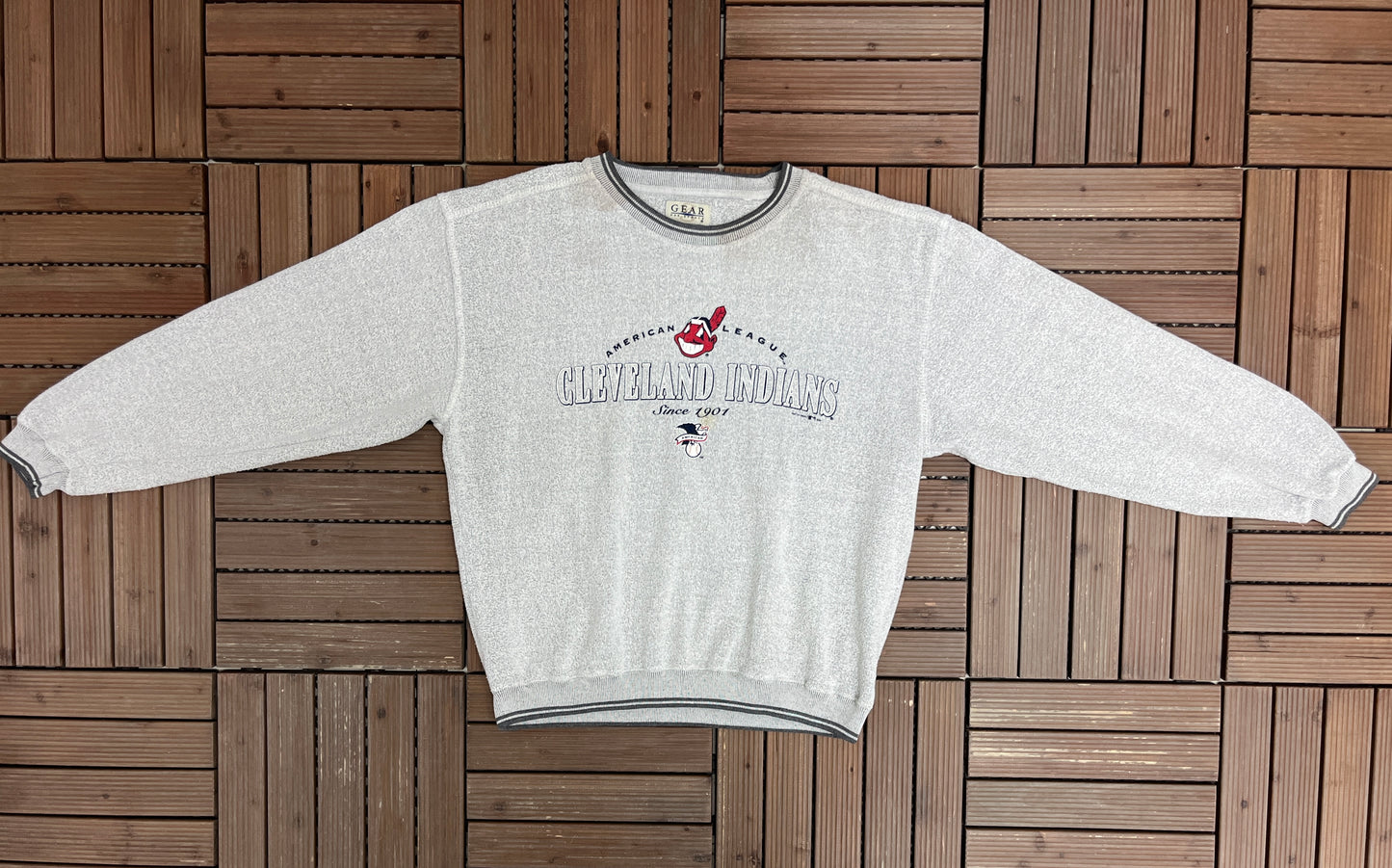 Cleveland Cavaliers Since 1901 Graphic Crewneck | Size Large | Vintage 1990s MLB Baseball Grey Sweater |