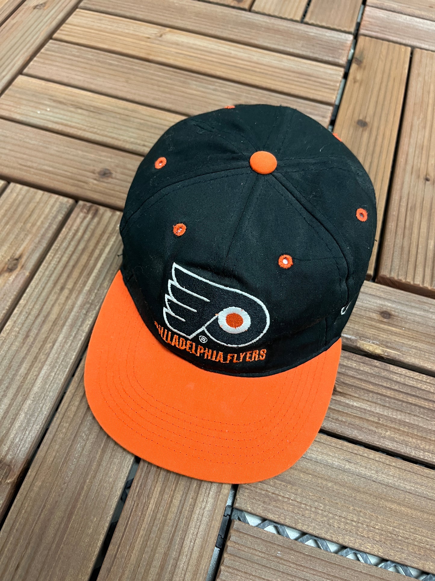 Philadelphia Flyers Embroidered Graphic Hat | Youth Snap Back | Vintage 2000s NHL Hockey Black Cap | Free Shipping to USA |