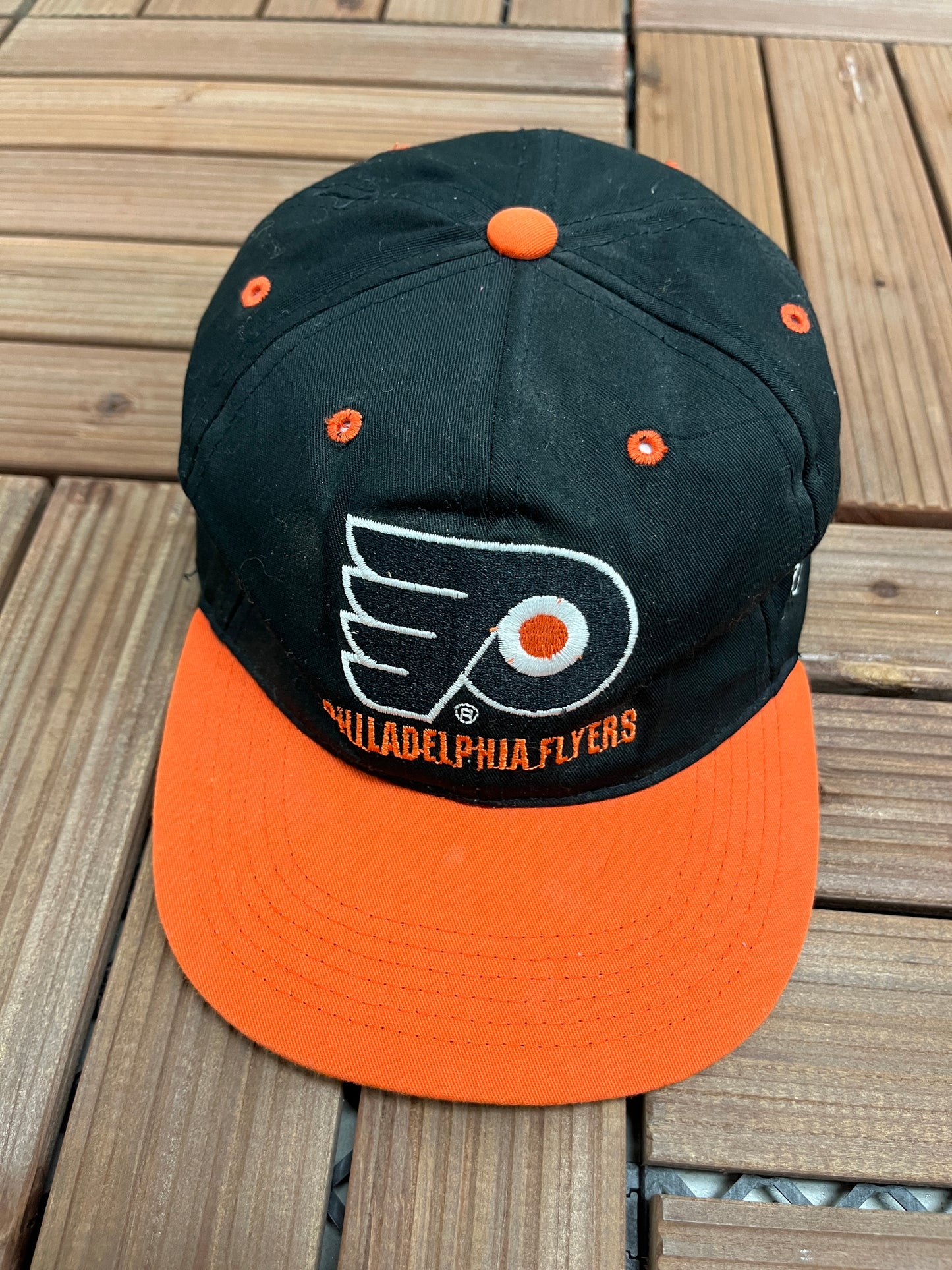 Philadelphia Flyers Embroidered Graphic Hat | Youth Snap Back | Vintage 2000s NHL Hockey Black Cap | Free Shipping to USA |