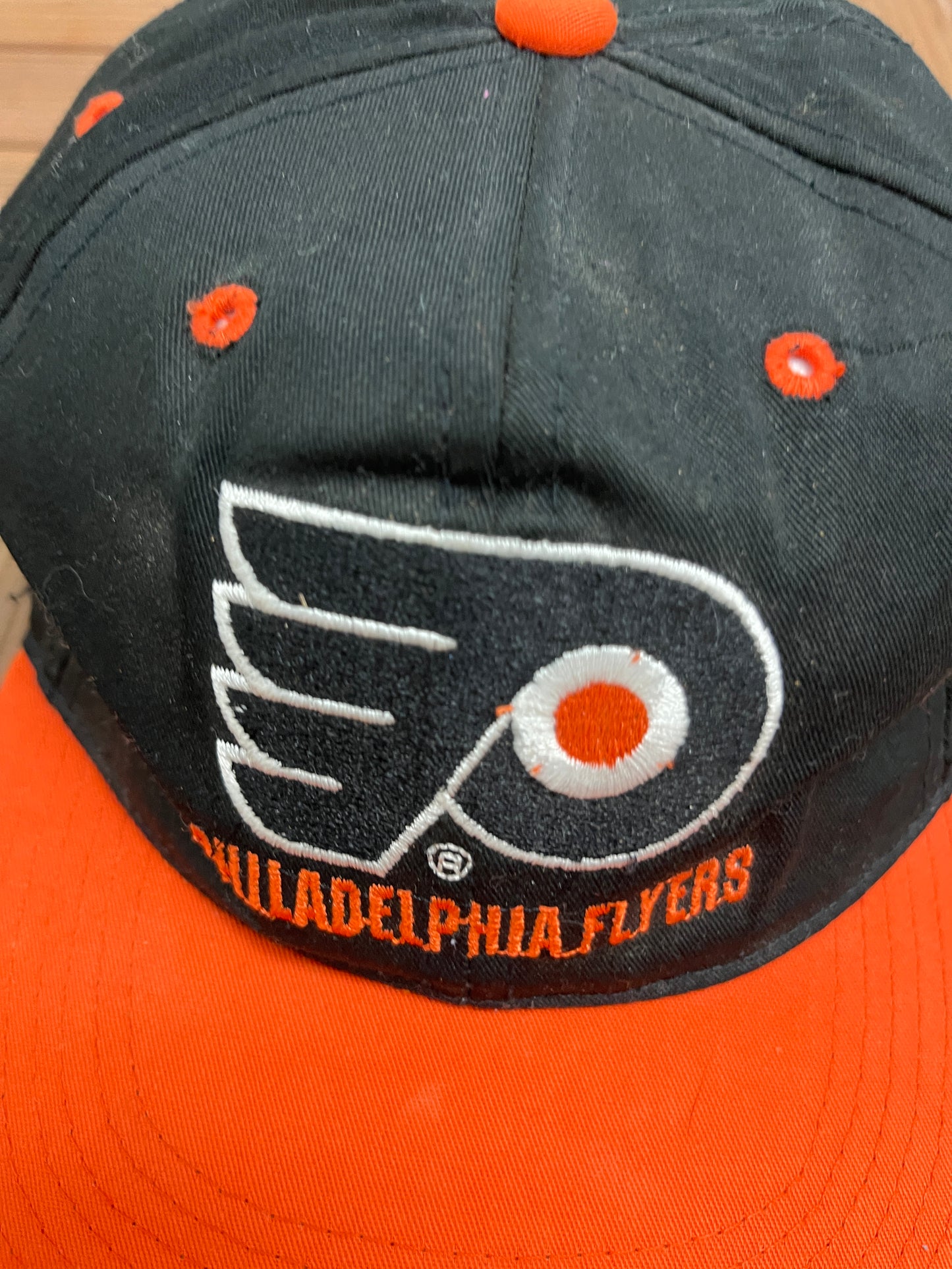 Philadelphia Flyers Embroidered Graphic Hat | Youth Snap Back | Vintage 2000s NHL Hockey Black Cap | Free Shipping to USA |