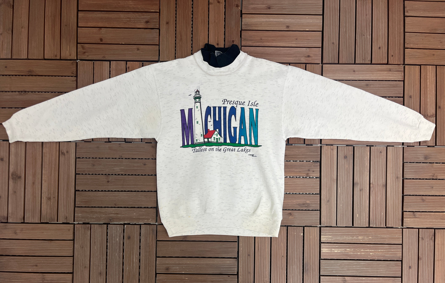 Presque Isle, Michigan Graphic Crewneck | Size Medium | Vintage 1990s Tourist Grey Sweater |