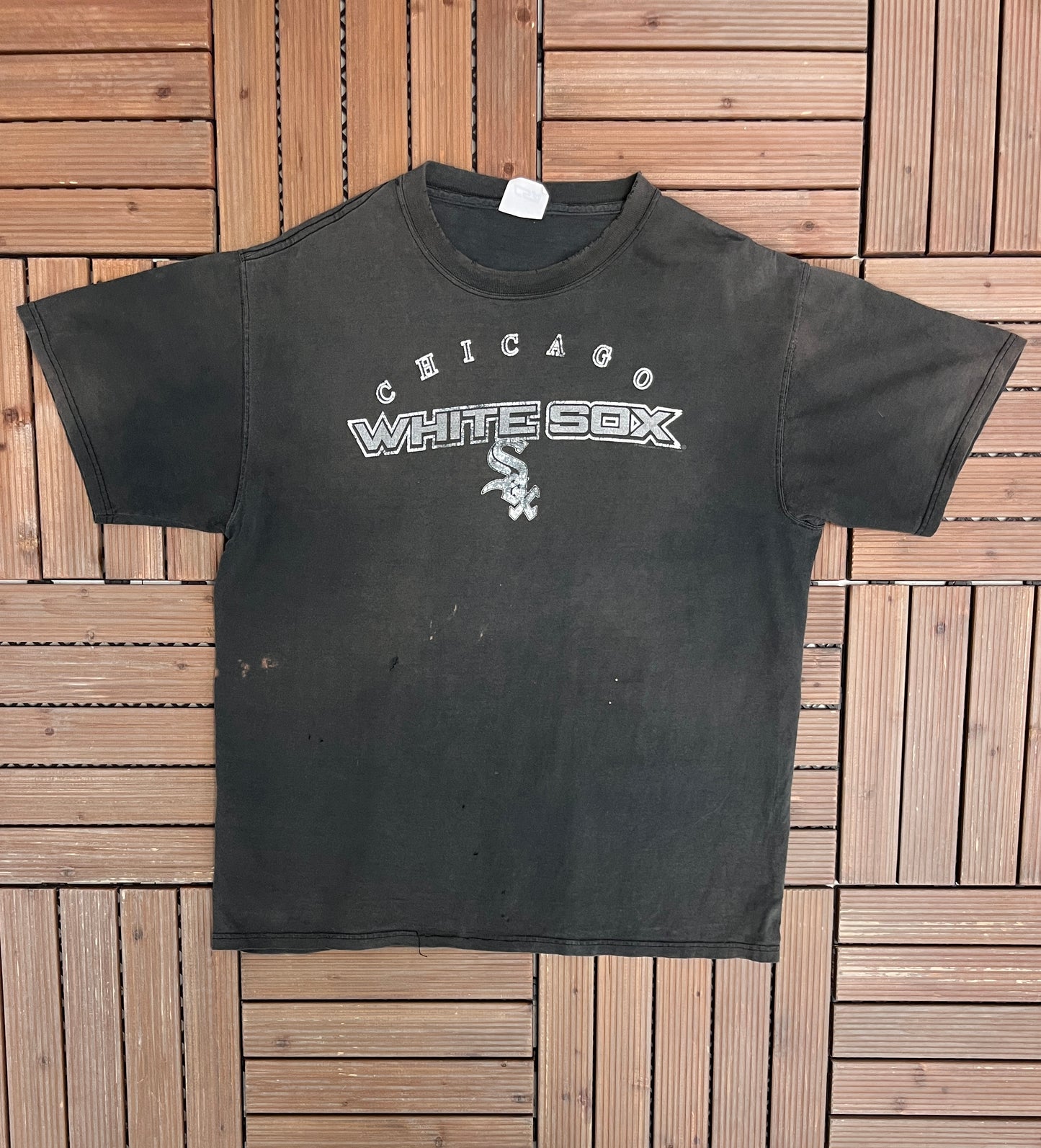 Chicago White Sox Graphic Tee | Size X-Large | Vintage 2000s MLB Baseball Distressed Black T-Shirt |