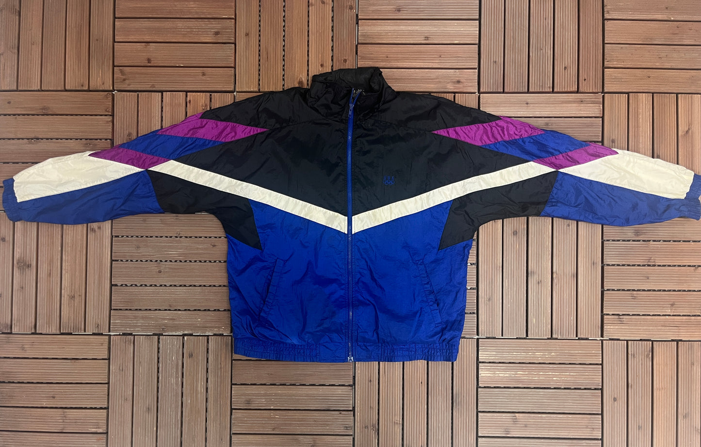 Atlanta Olympics 1996 Graphic Windbreaker | Size Medium | Vintage 1990s Promotional Black Windbreaker |