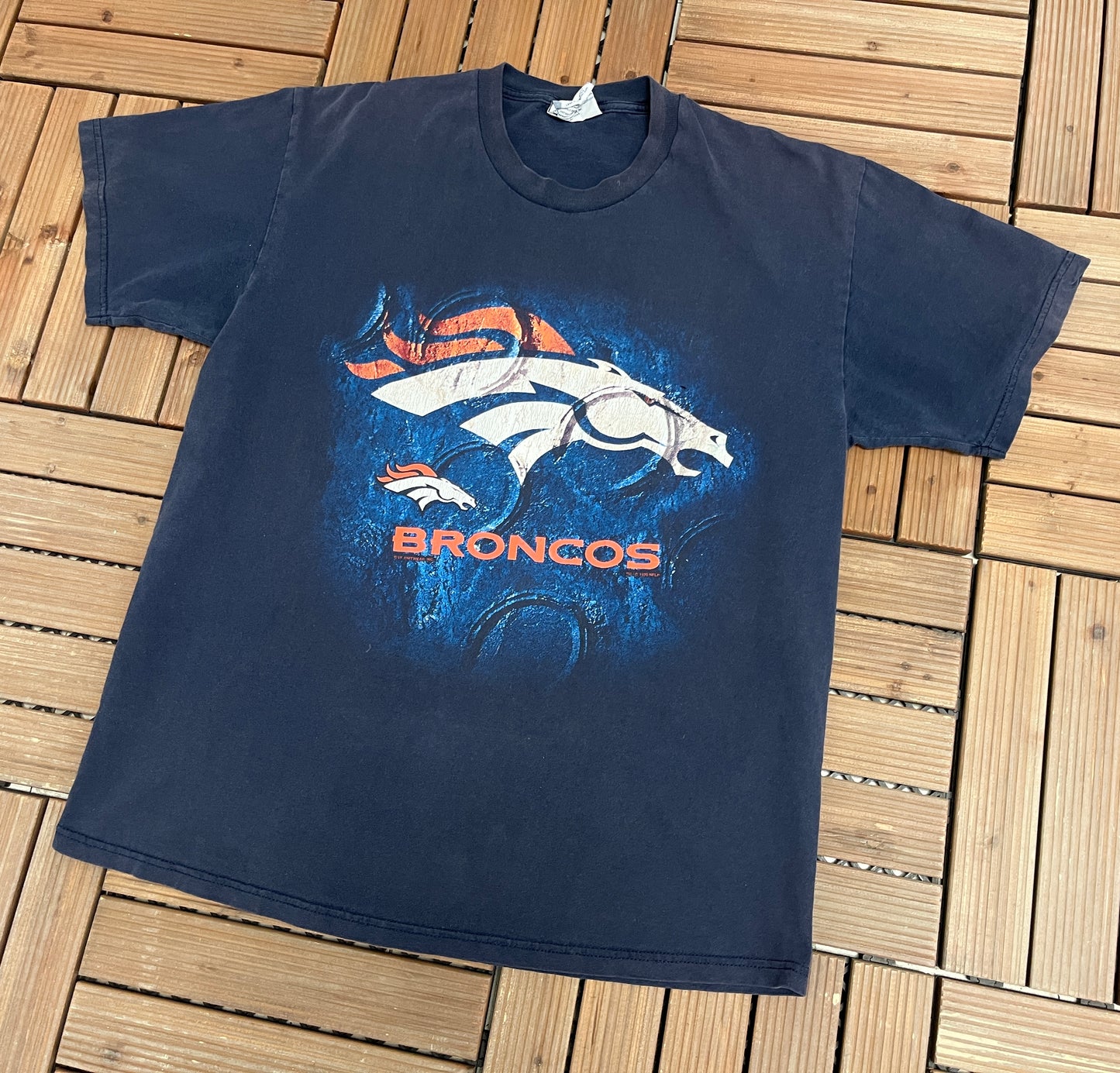 Denver Broncos Graphic Tee | Size Large | Vintage 2000s NFL Football T-Shirt |