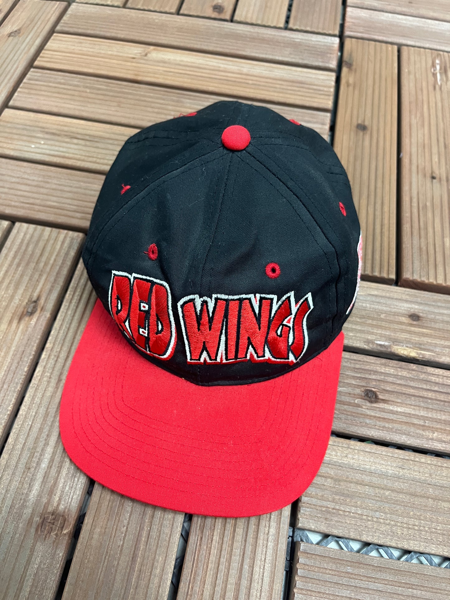 Detroit Red Wings Embroidered Graphic Hat | Snap Back | Vintage 1990s NHL Hockey Black Cap |