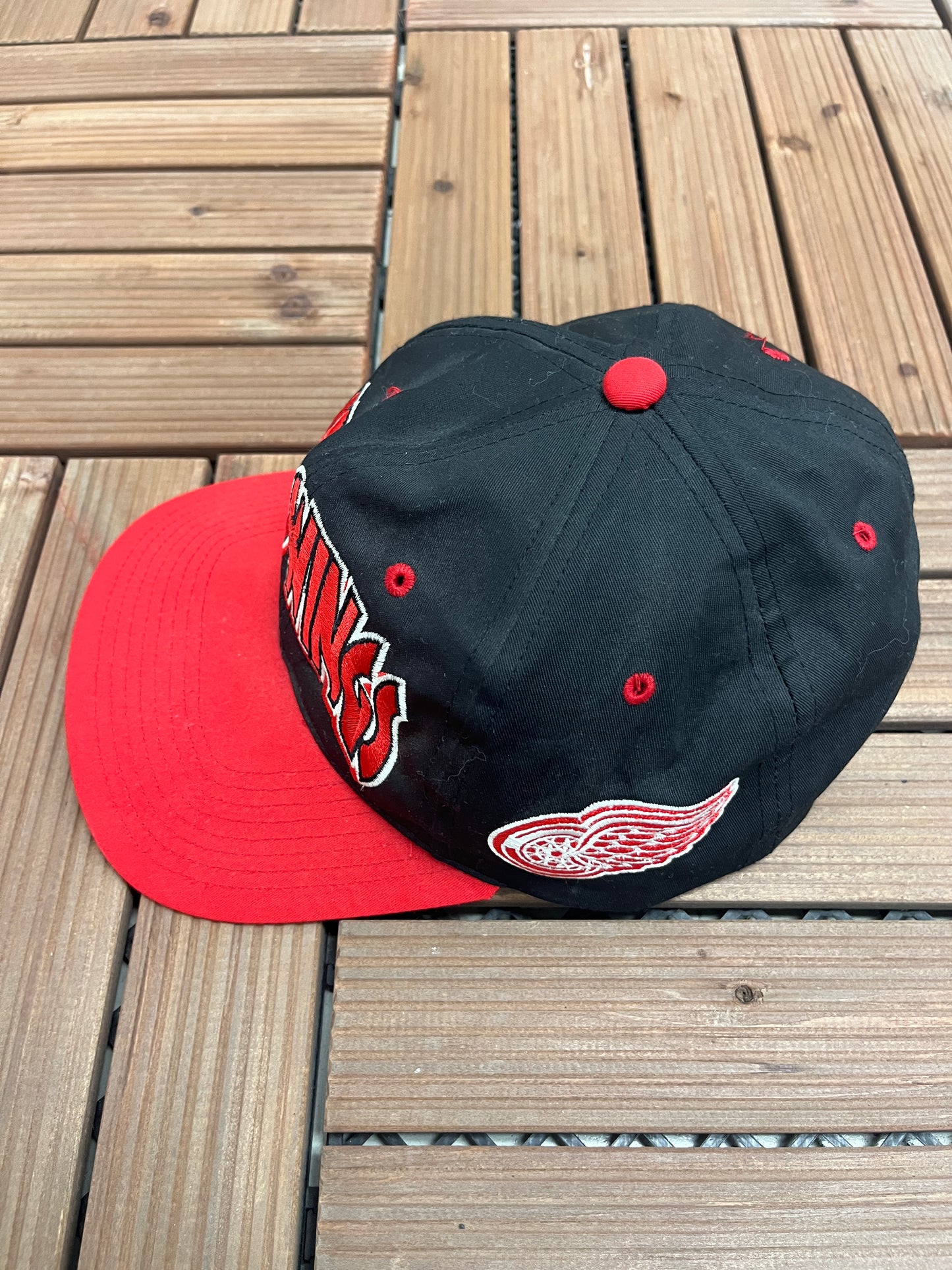 Detroit Red Wings Embroidered Graphic Hat | Snap Back | Vintage 1990s NHL Hockey Black Cap |