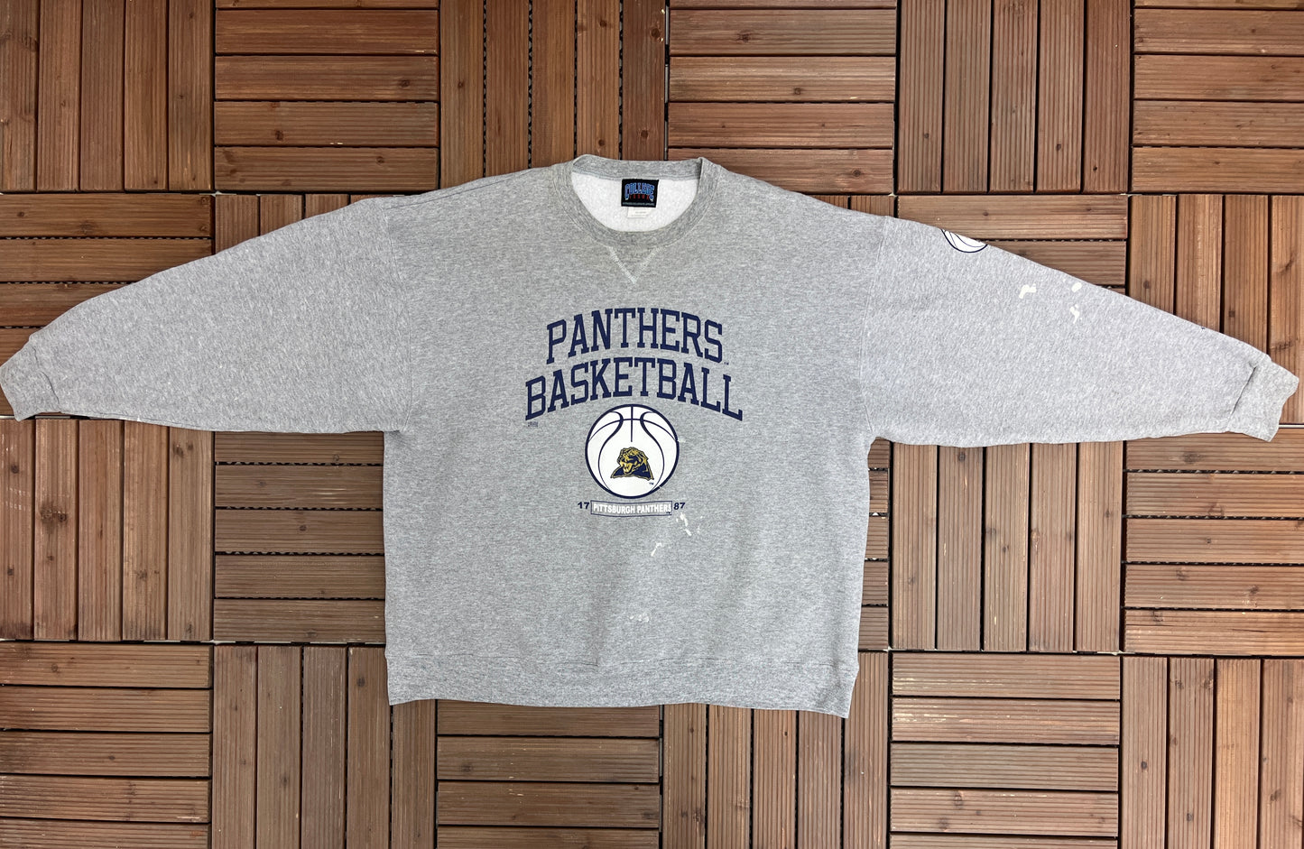 University of Pittsburgh Panthers Graphic Crewneck | Size XX-Large | Vintage 2000s College Basketball Grey Sweater |