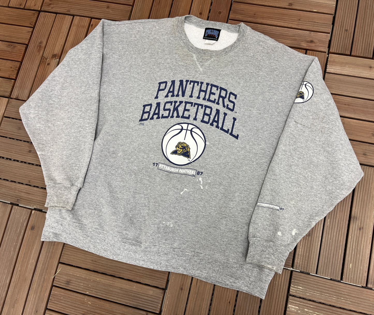 University of Pittsburgh Panthers Graphic Crewneck | Size XX-Large | Vintage 2000s College Basketball Grey Sweater |