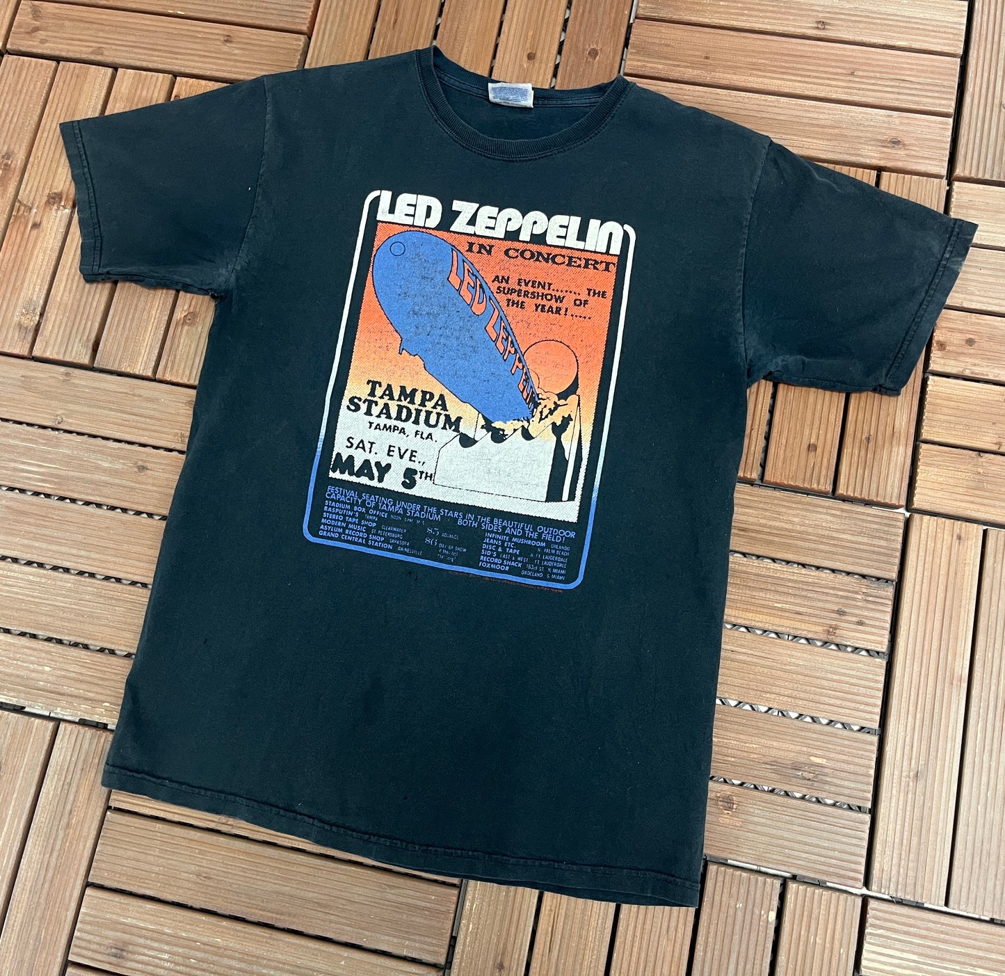 Led Zeppelin In Concert Graphic Tee | Size Medium | Vintage 2000s Rock Band Black T-Shirt |