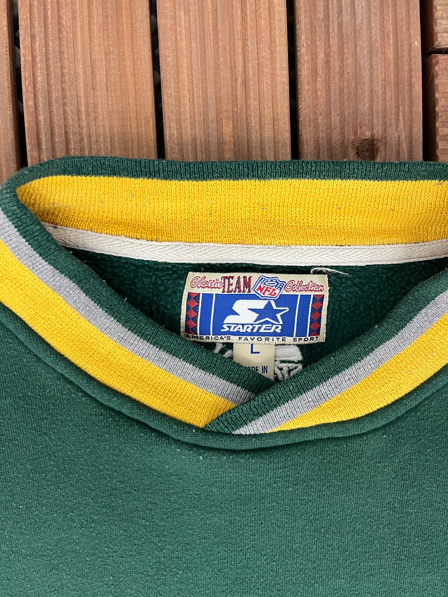 Green Bay Packers Embroidered Graphic Crewneck | Size Large | Vintage 1990s NFL Football Green Sweater | Starter Branded |