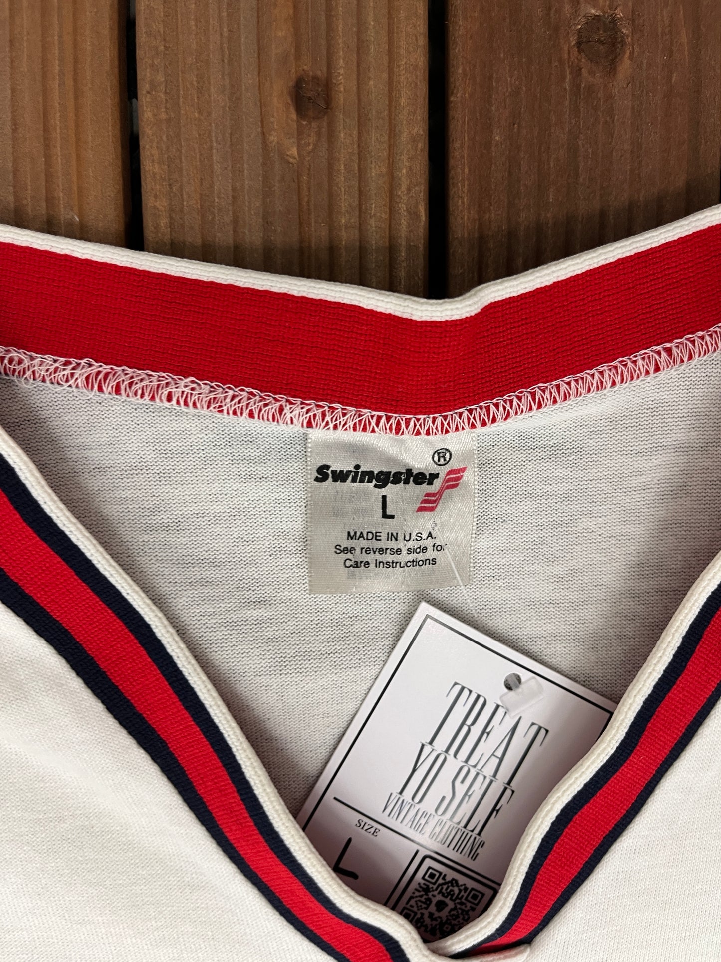 Atlanta Braves Graphic Tee | Size Large | Vintage 1990s MLB Baseball White T-Shirt | Made in USA |