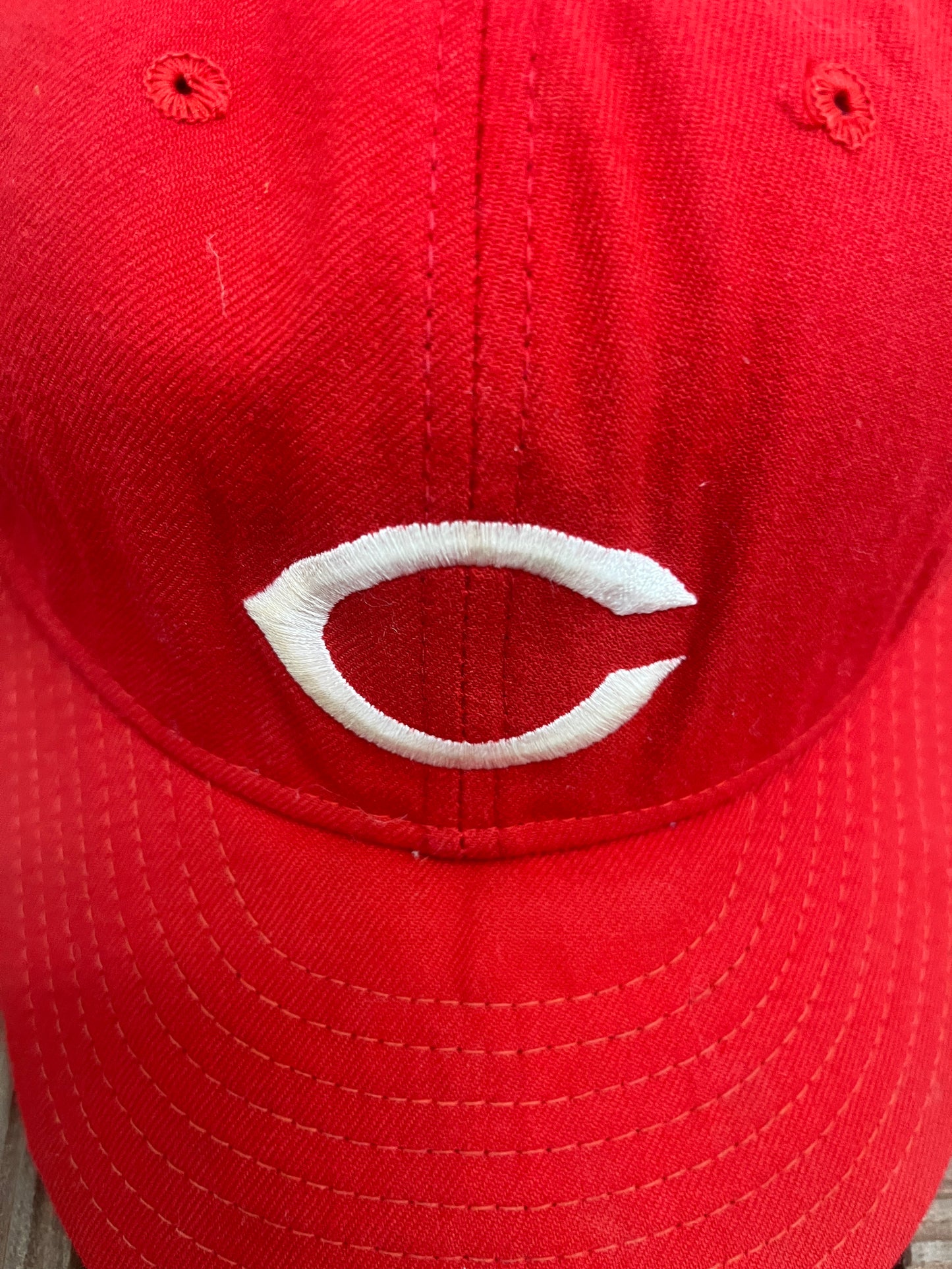 Cincinnati Reds Embroidered Graphic Hat | Size 7 3/8 | Vintage 1990s MLB Baseball Red Cap |