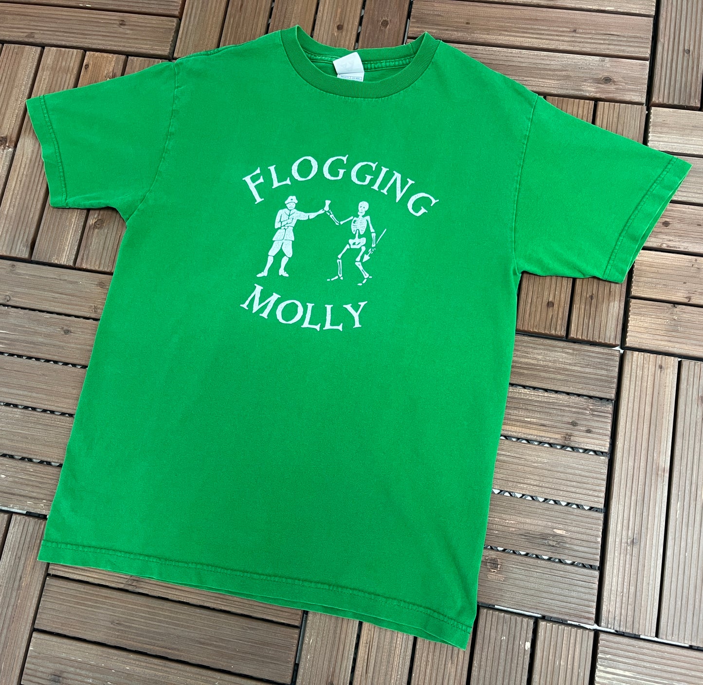 Flogging Molly Graphic Tee | Size Medium | Vintage 2000s Punk Band Green T-Shirt |