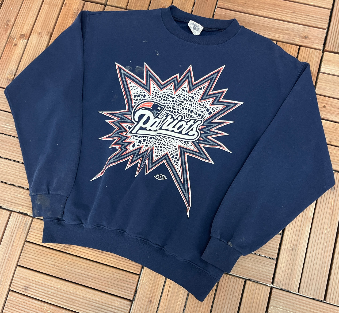 New England Patriots Graphic Crewneck | Size Large | Vintage 1990s NFL Football Blue Sweater | Made in USA | Free Shipping to USA |