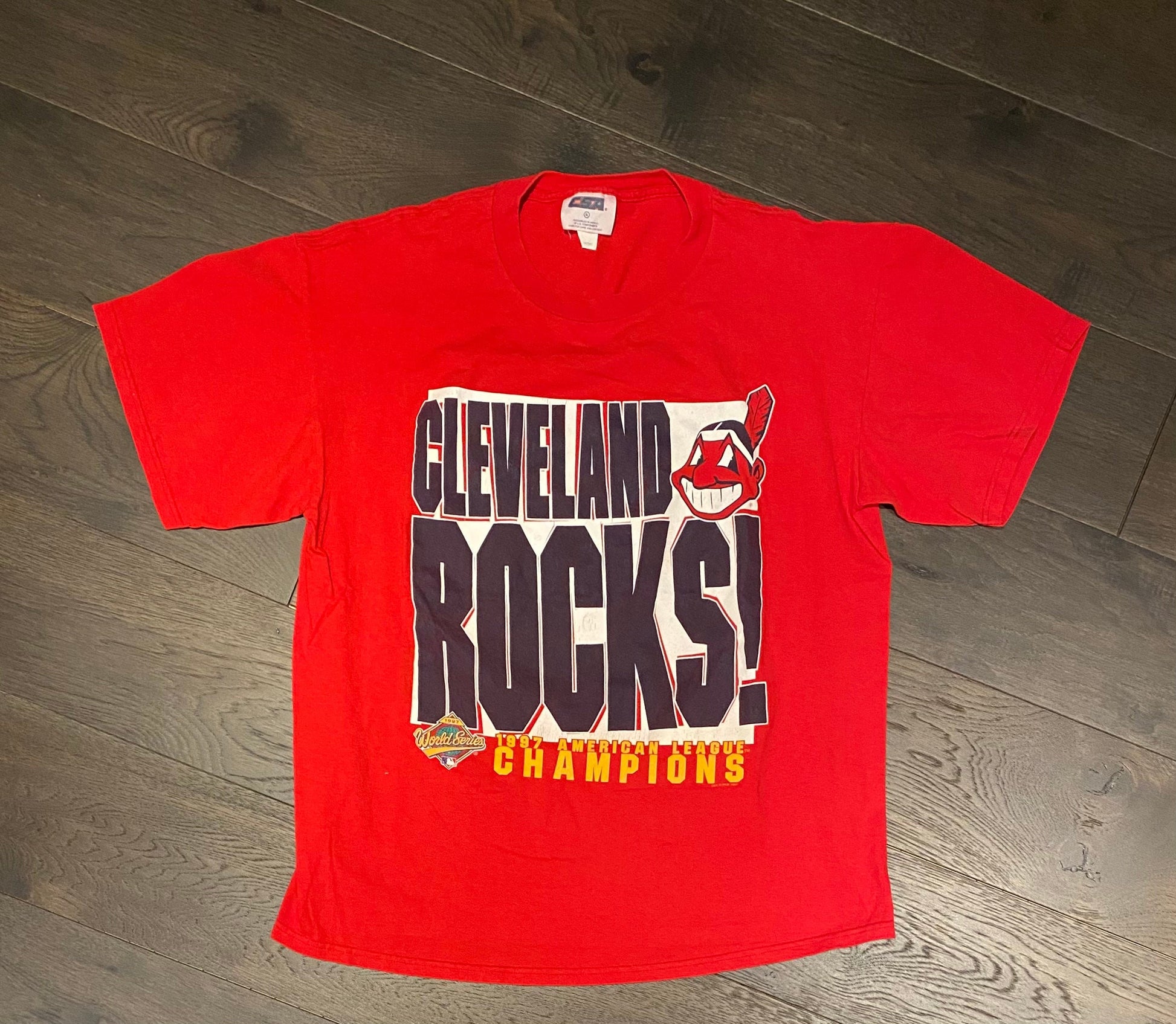 Cleveland Indians Logo Spellout T-shirt L 90s Logo 7 