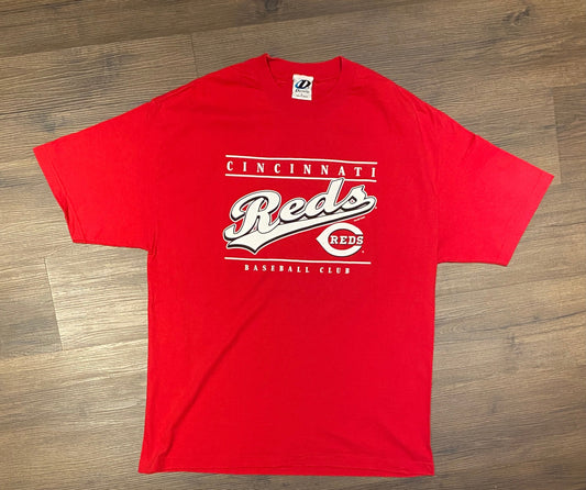 Cincinnati Reds Baseball Club Graphic Tee | Size Large | Vintage 2000s MLB Baseball Red T-Shirt | Dynasty Tag | Free Shipping to USA |