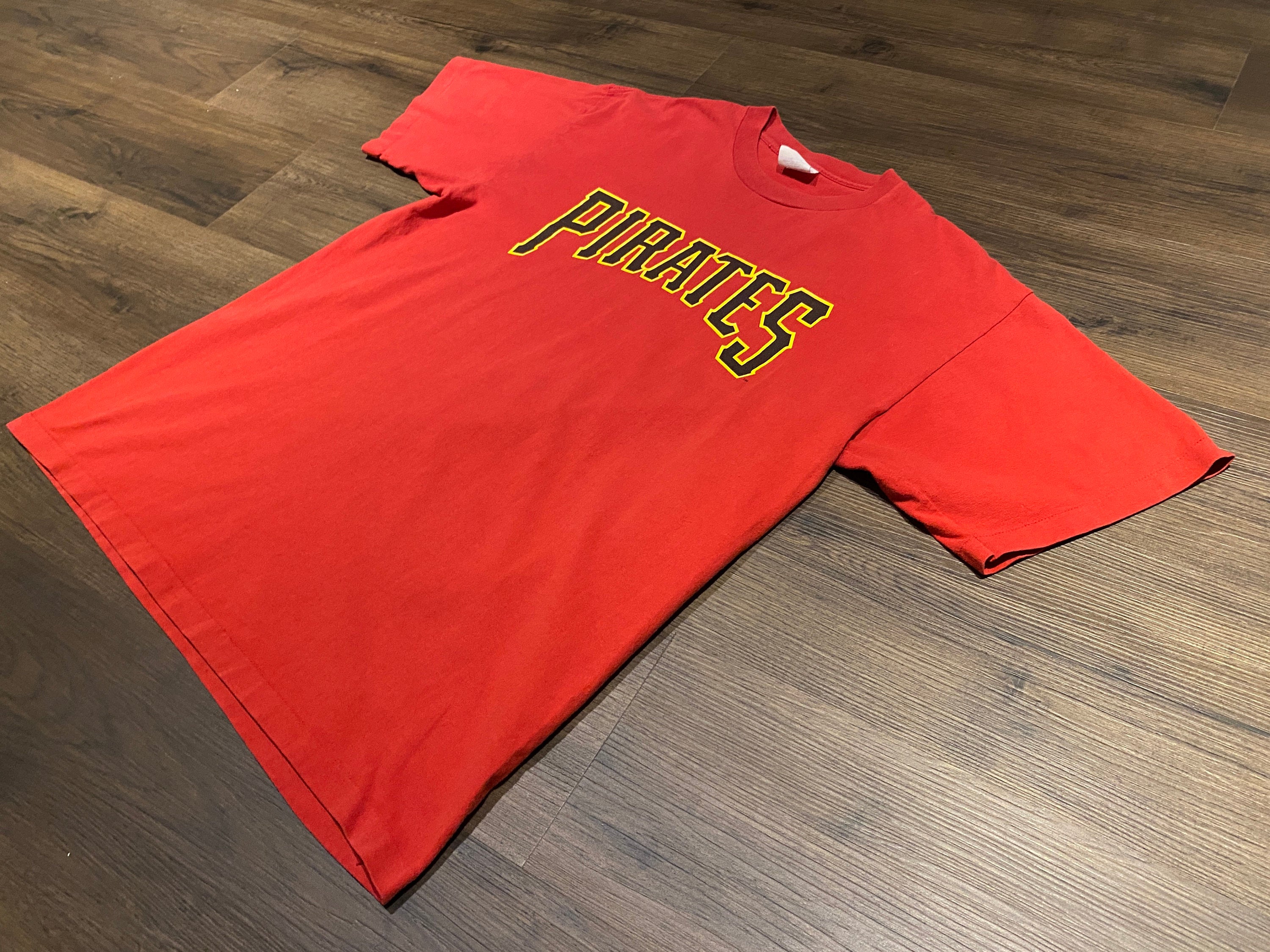 Red pittsburgh best sale pirates shirt