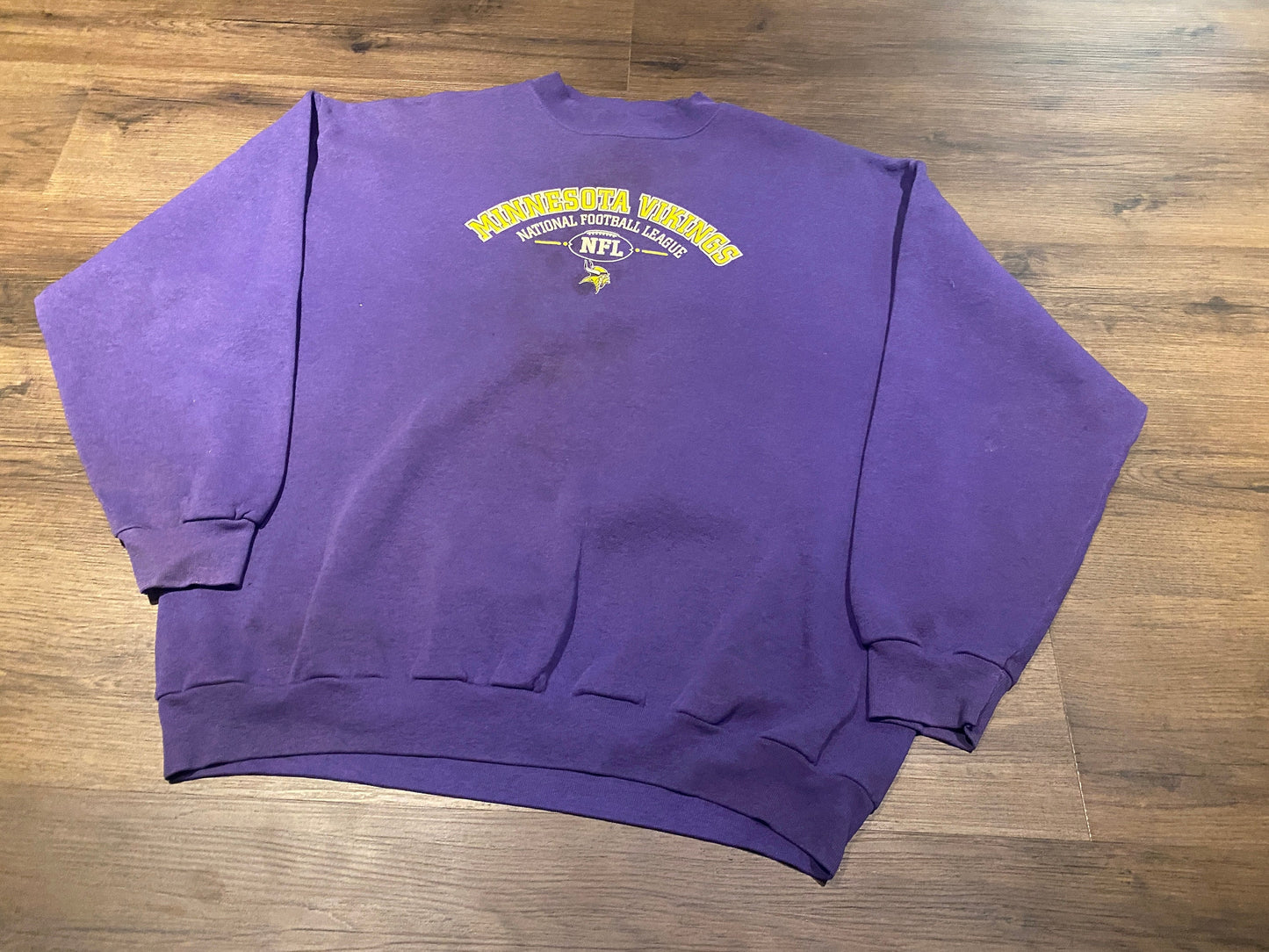 Minnesota Vikings Graphic Crewneck | Size X-Large | Vintage 1990s Football Purple Sweater | Logo Athletic Tag | Free Shipping to USA |