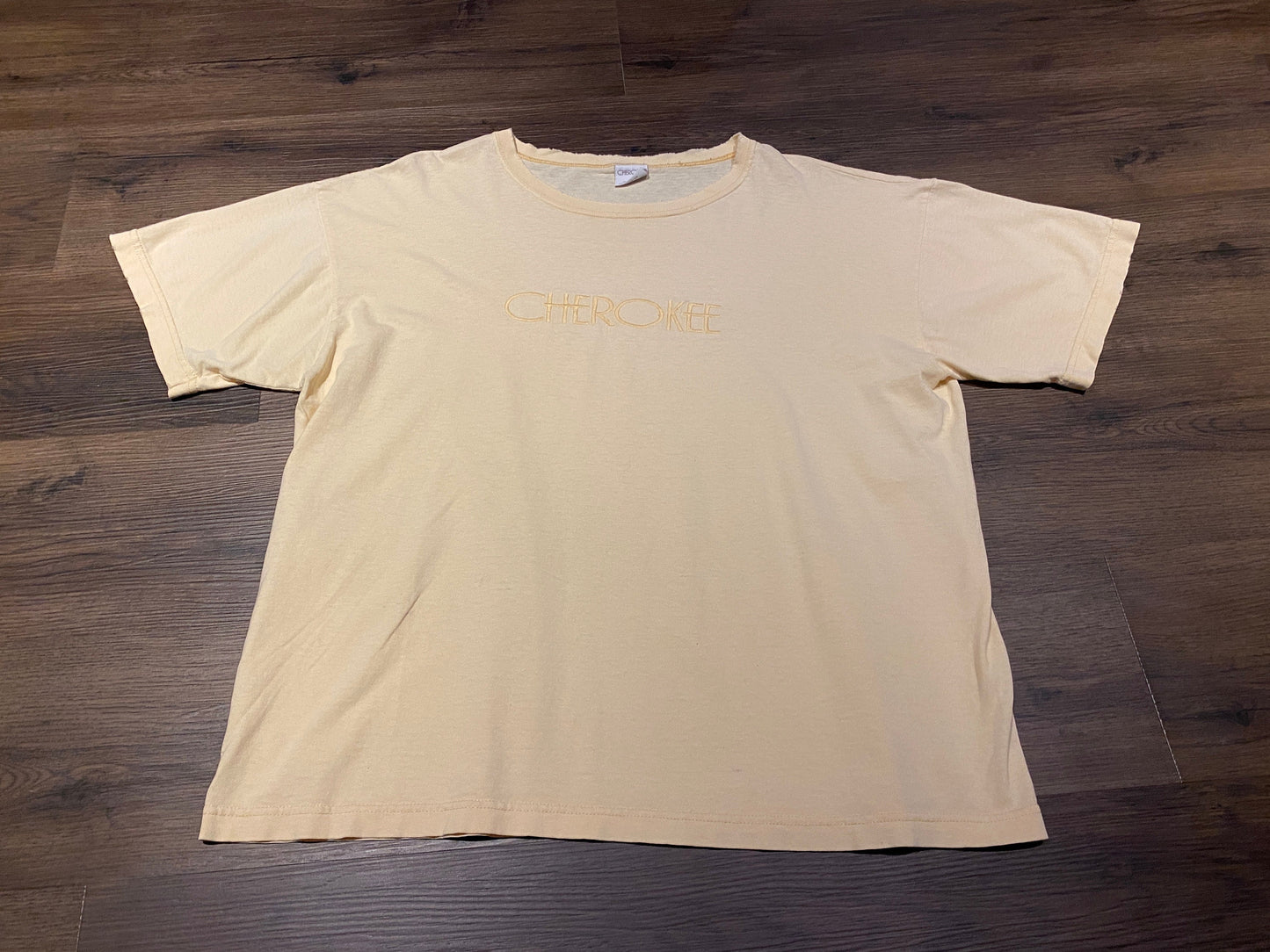 Cherokee Embroidered Graphic Tee | Size Large | Vintage 1990s Tourist Light Yellow T-Shirt | Made in USA | Free Shipping to USA |