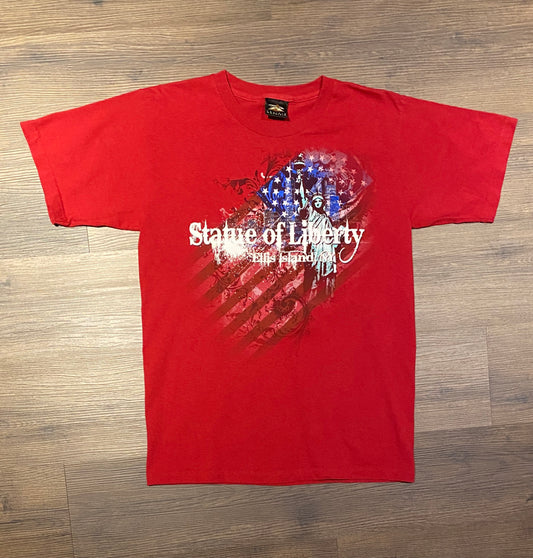 Statue Of Liberty Ellis Island, New York Graphic Tee | Size Medium | Vintage 1990s Tourist Red T-Shirt | Made in USA | Free Shipping to USA|