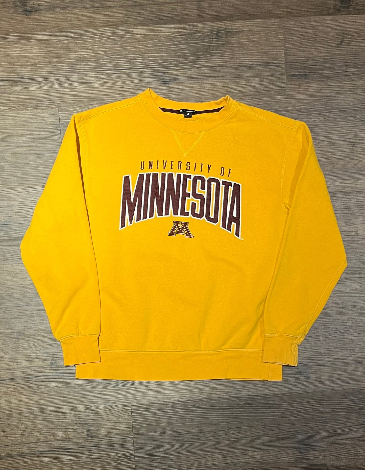 University Of Minnesota Golden Gophers Stitched Graphic Crewneck | Size Medium | Vintage 2000s College Yellow Sweater |Free Shipping to USA|