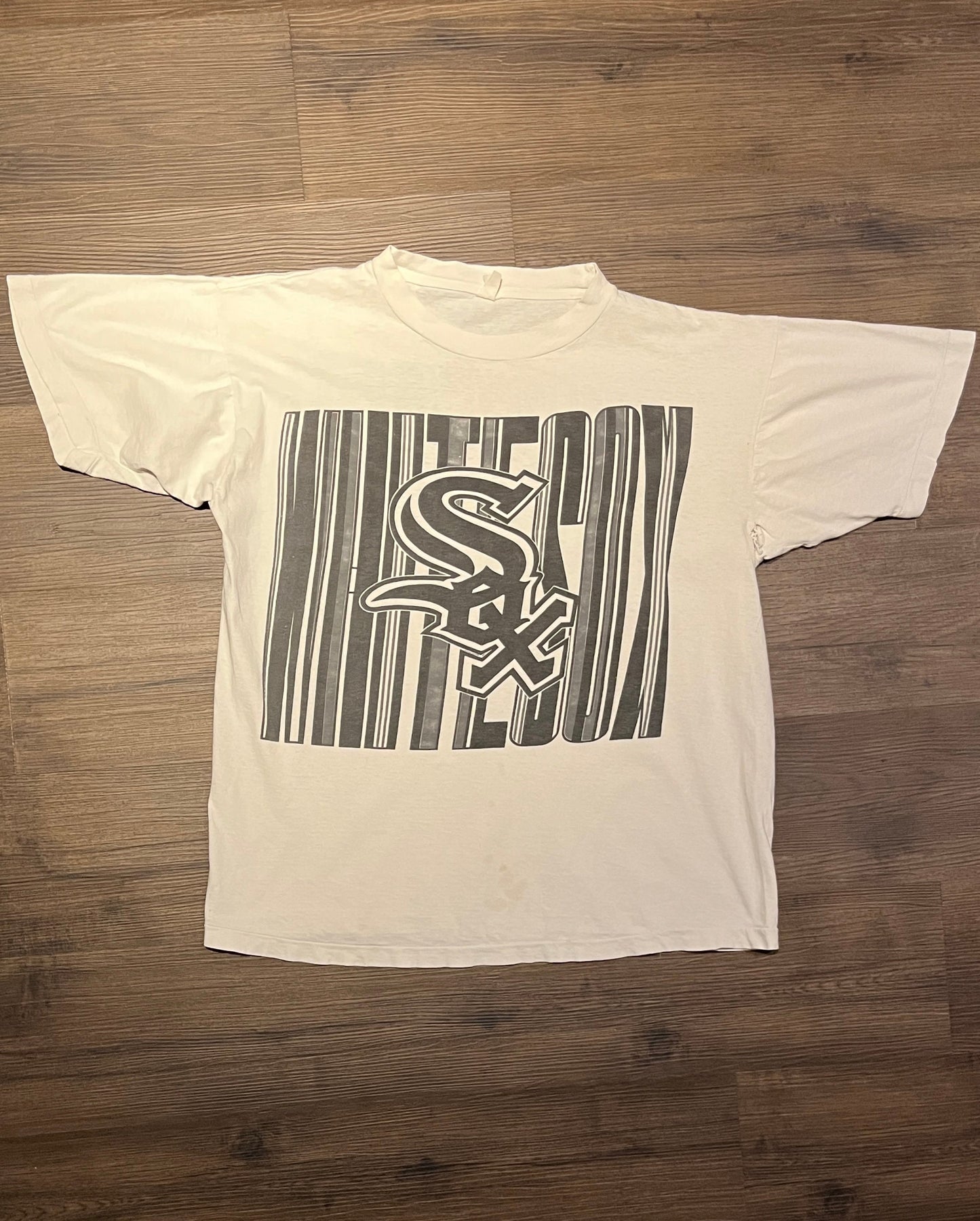 Chicago White Sox Big Print Graphic Tee | Size X-Large | Vintage 1990s MLB Baseball Single Stitch White T-Shirt | Free Shipping to USA|