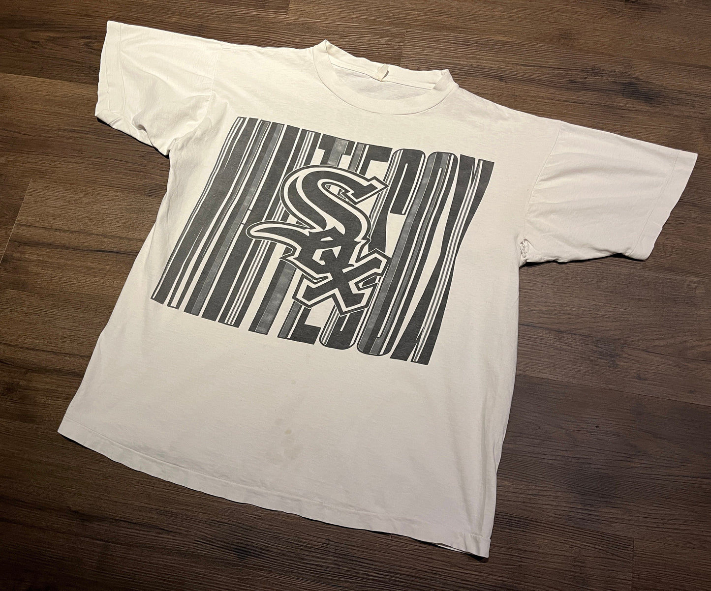 Chicago White Sox Big Print Graphic Tee | Size X-Large | Vintage 1990s MLB Baseball Single Stitch White T-Shirt | Free Shipping to USA|