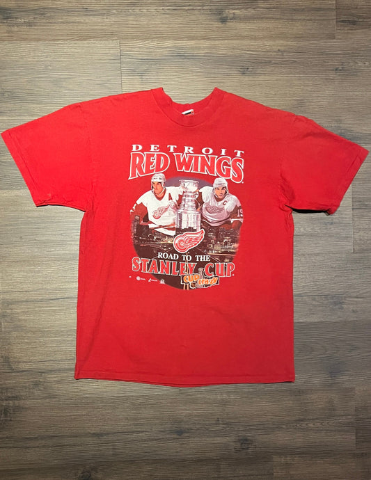 Detroit Red Wings Road To The Stanley Cup Graphic Tee | Size X-Large | Vintage 1990s NHL Hockey Red T-Shirt | Free Shipping to USA |