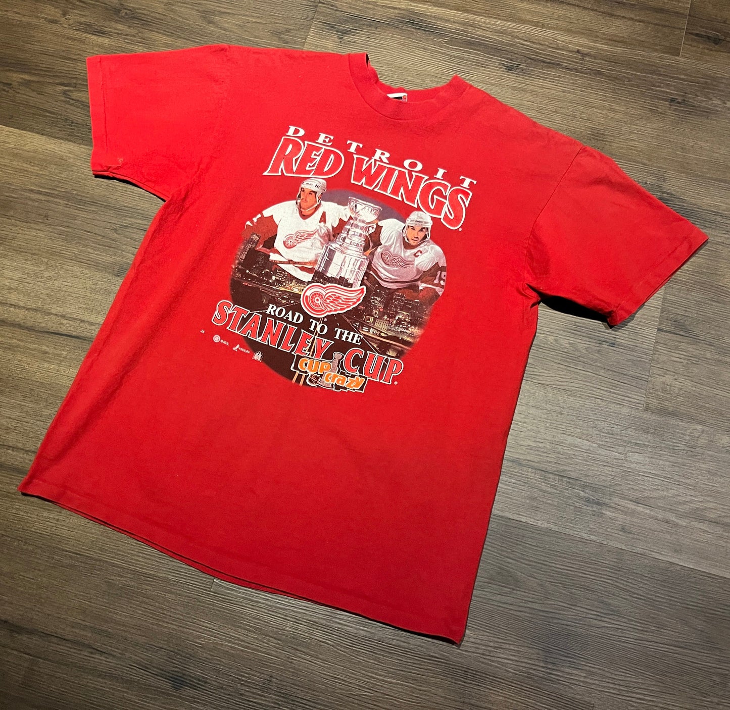 Detroit Red Wings Road To The Stanley Cup Graphic Tee | Size X-Large | Vintage 1990s NHL Hockey Red T-Shirt | Free Shipping to USA |