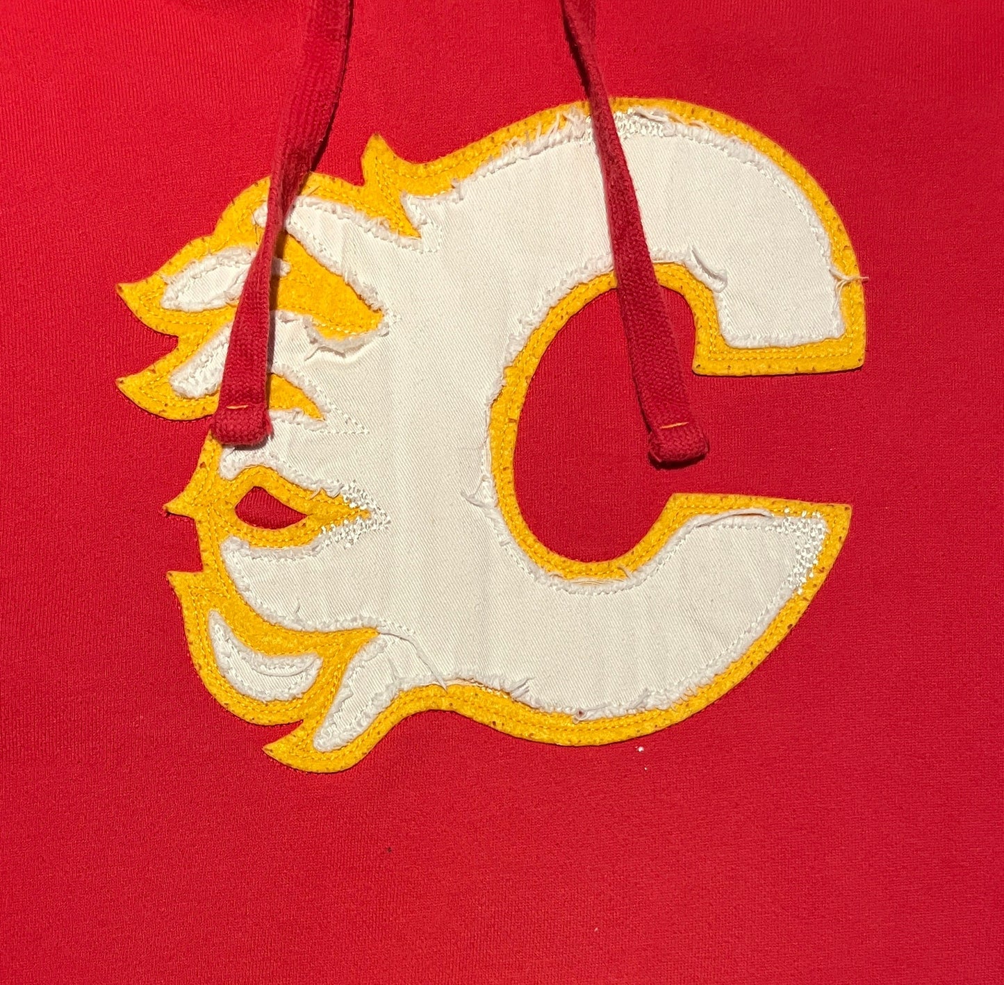 Calgary Flames Stitched Logo Graphic Hoodie | Size X-Large | Vintage 2000s NHL Hockey Red Sweatshirt | Free Shipping to USA |