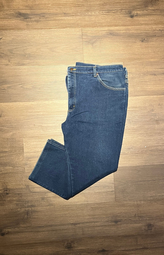 Lee Branded Relaxed Fit Blue Jeans | Size 44 x 30 | Vintage 2000s Retro American Branded Medium Blue Jeans | Free Shipping to USA |