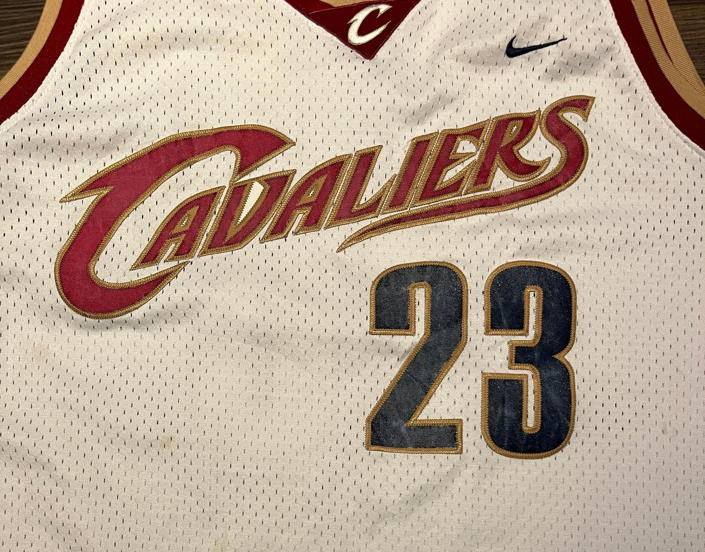 Cleveland Cavaliers LeBron James NBA Basketball Jersey | Size XX-Large | Vintage 2000s Nike White Jersey | Free Shipping to USA |