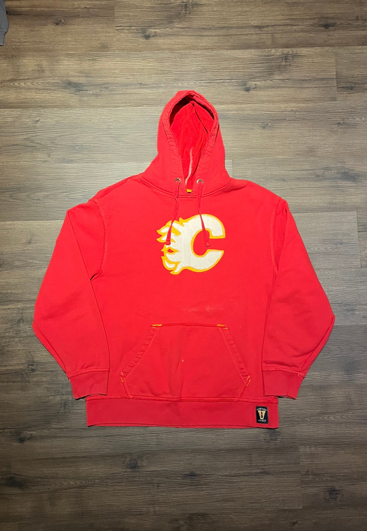 Calgary Flames Stitched Logo Graphic Hoodie | Size X-Large | Vintage 2000s NHL Hockey Red Sweatshirt | Free Shipping to USA |