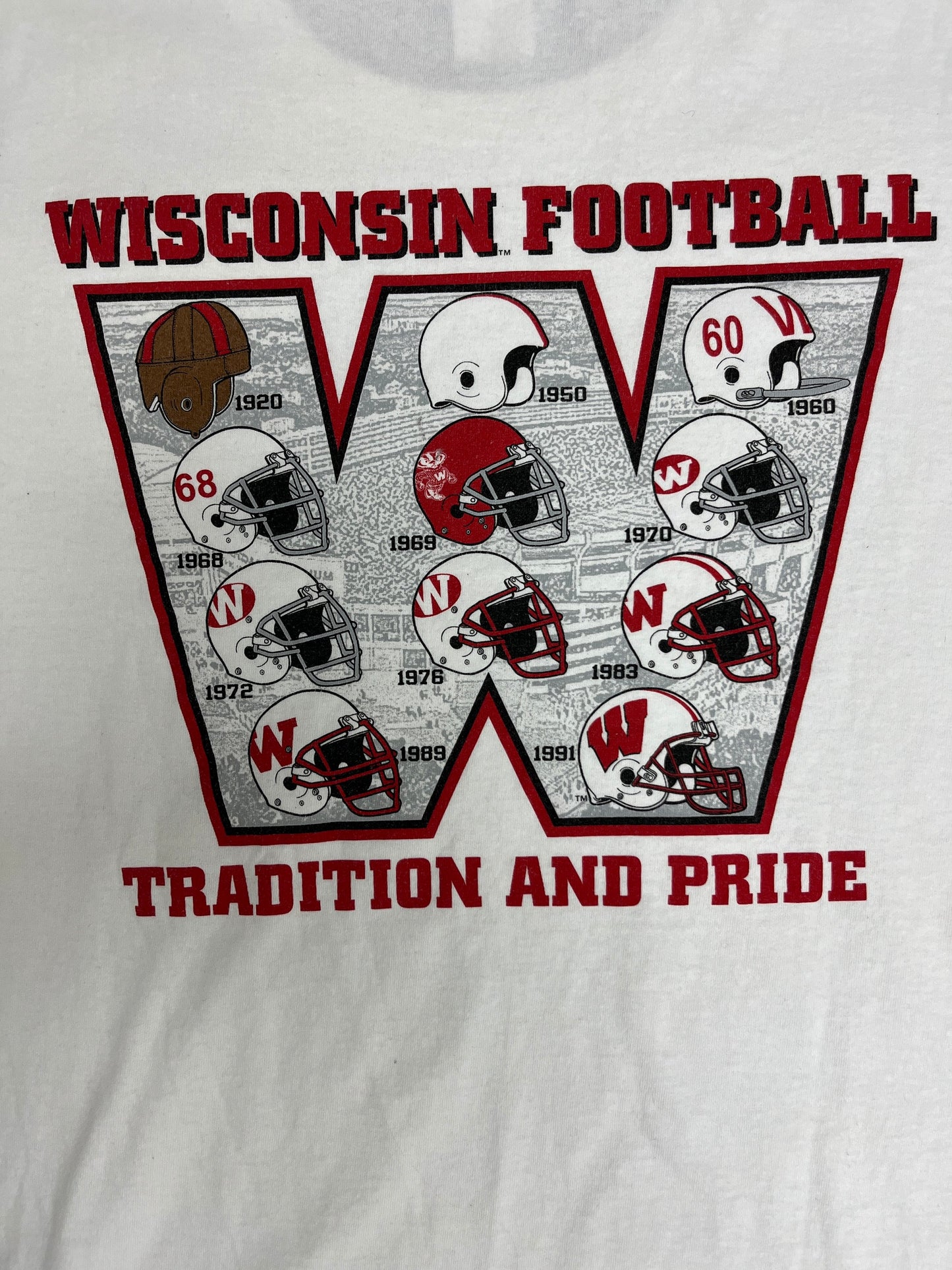 Wisconsin Badgers Tradition & Pride Graphic Tee | Size Large | Vintage 2000s College Football White T-Shirt | Free Shipping to USA |